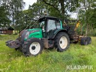 Traktor Valtra N121 High Tech Advance med sko