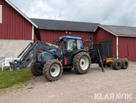 Skogsutrustad traktor Valtra A75-4 med skogsv
