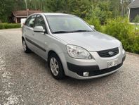 Kia Rio 1.4   Automat