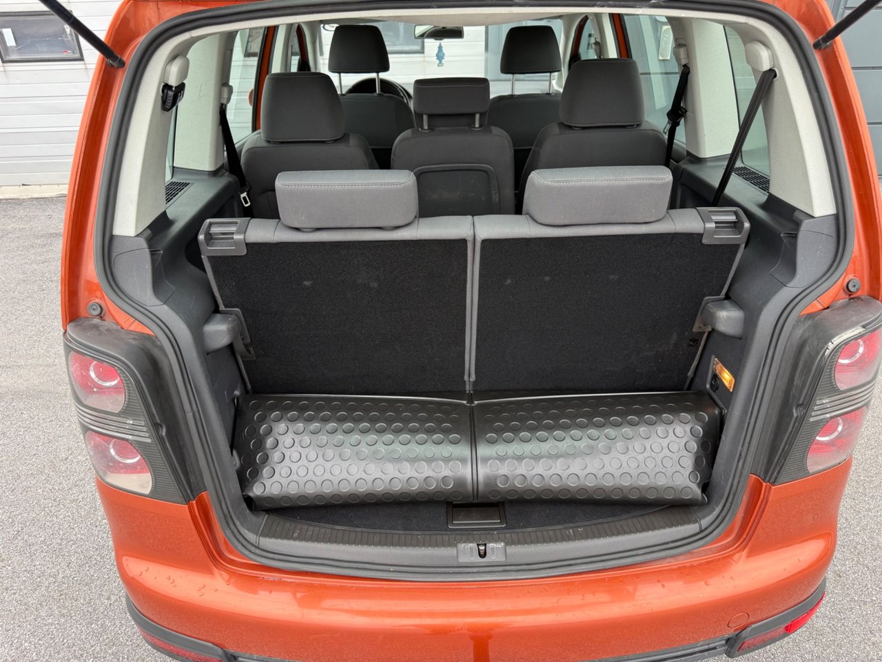 Volkswagen CrossTouran 7-seater 1.4 TSI Manual, 140hp, 2008