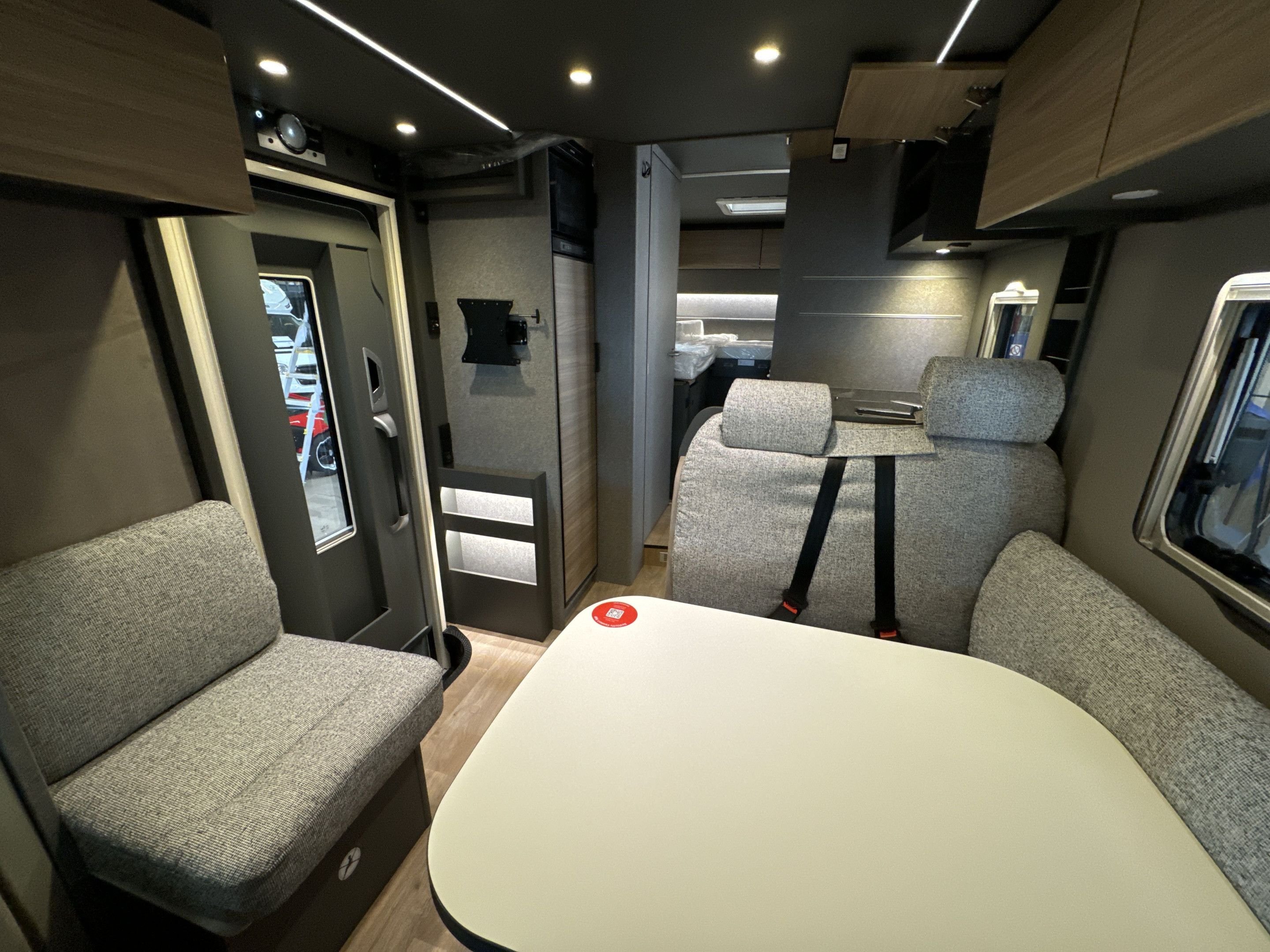 Fiat Ducato Conversion Karosseri Platform 2.2 Multijet 140 Automatisk, 8-trinn, 140hk, 2025