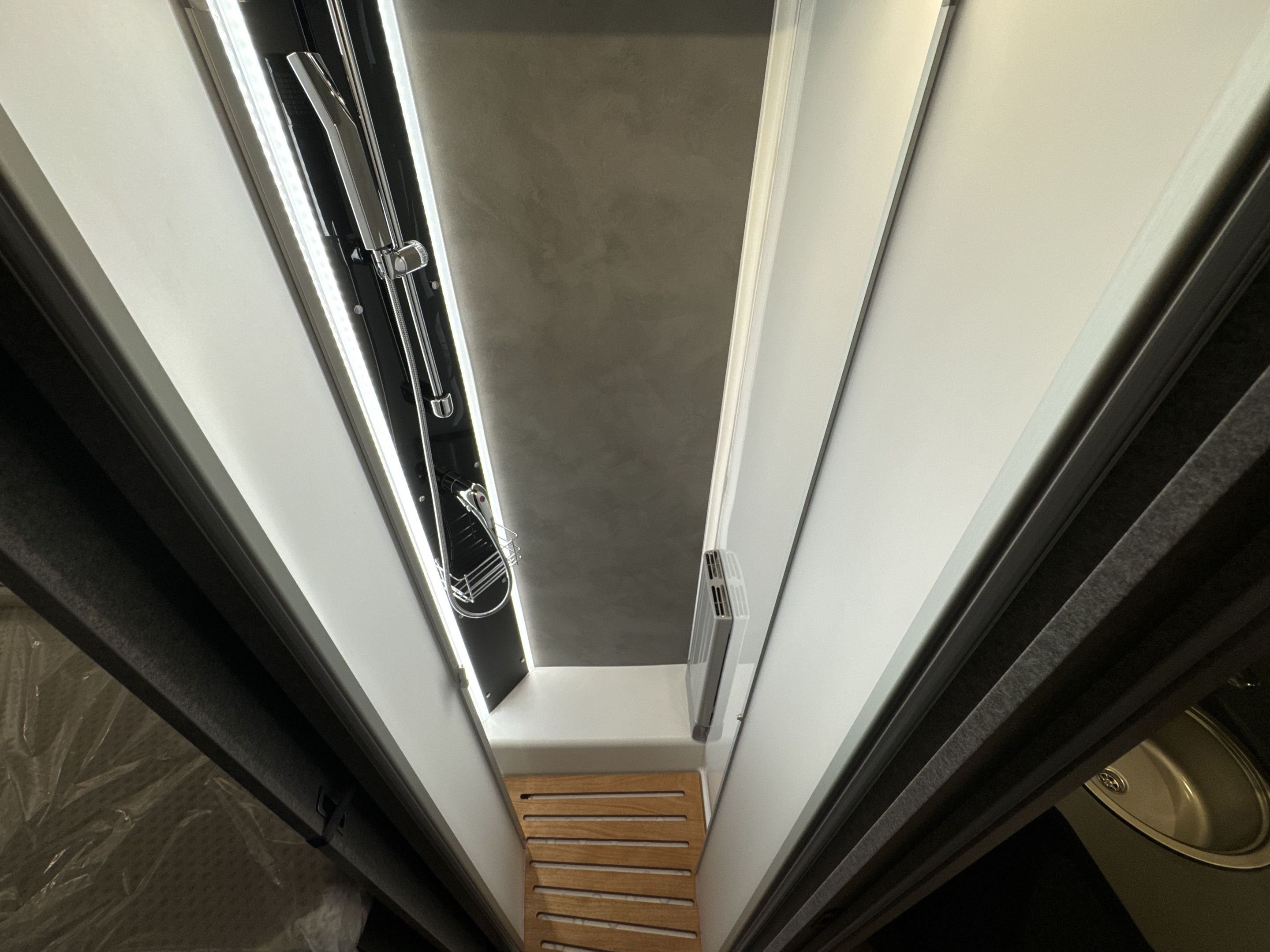 Fiat Ducato Conversion Karosseri Platform 2.2 Multijet 140 Automatisk, 8-trinn, 140hk, 2025