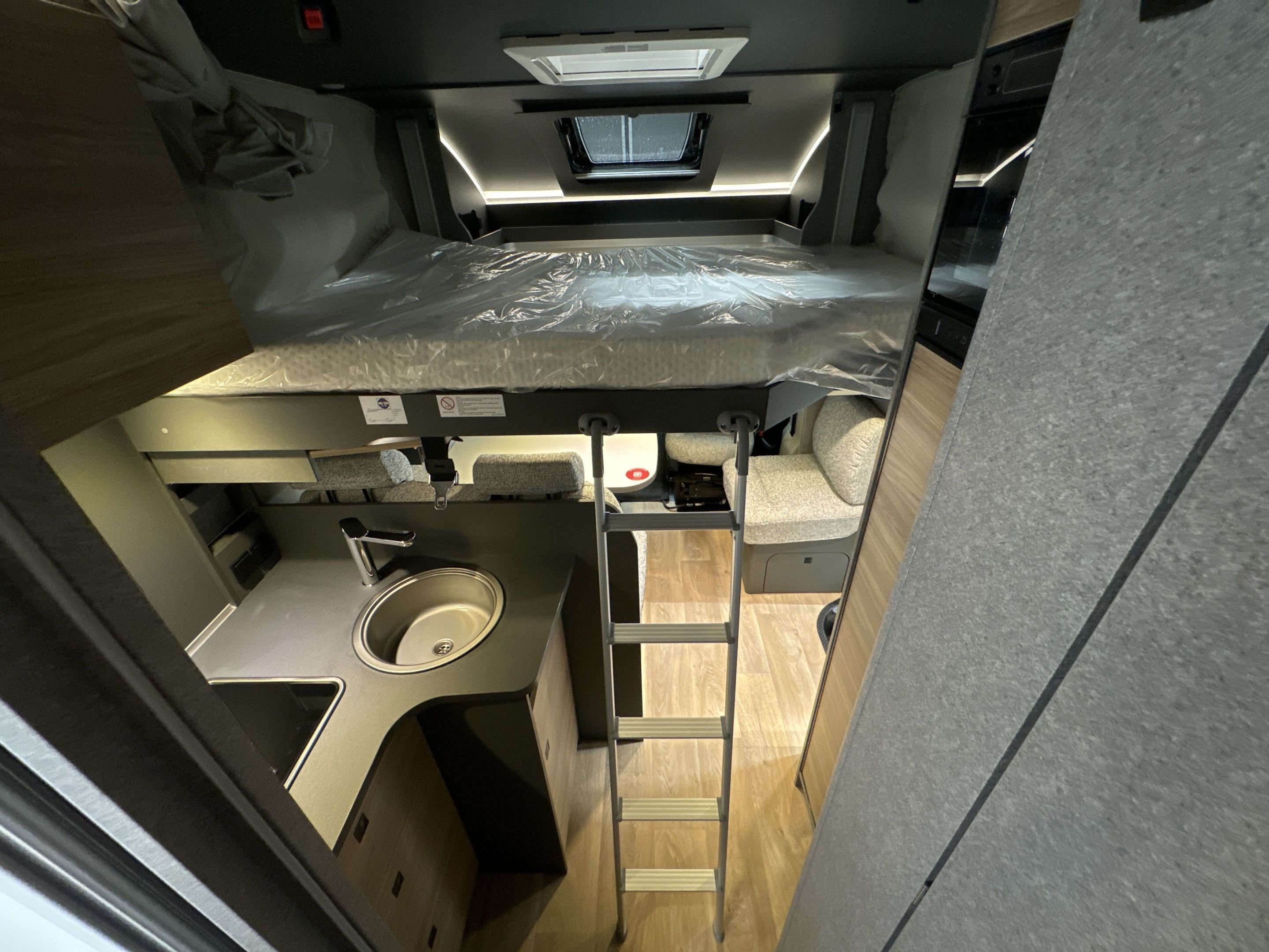 Fiat Ducato Conversion Karosseri Platform 2.2 Multijet 140 Automatisk, 8-trinn, 140hk, 2025