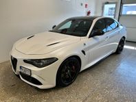 Alfa Romeo Giulia Quadrifoglio Vit Pearl Akrapovic/Kolfiber