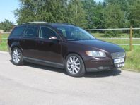 Volvo V50 2.4 170Hk  Momentum Euro 4 Drag xenonljus nyserv.
