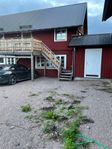 En lägenhet på gården vår