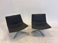 2 st. Fåtöljer Arper via konkursauktion