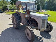 Veterantraktor Massey Ferguson \