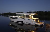 Aquador 35 AQ med Mercruiser 2X260HK från 2017