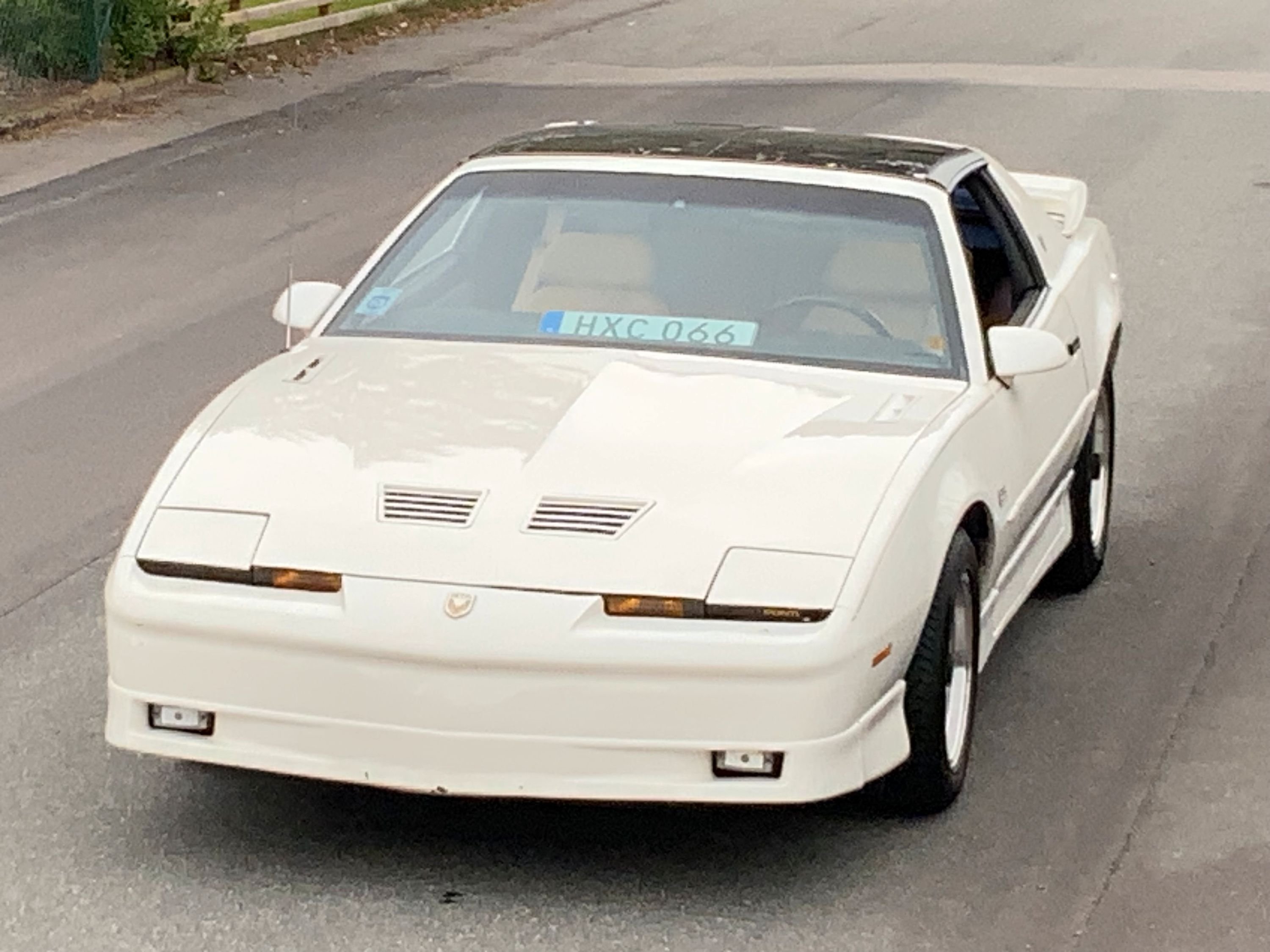 Pontiac Firebird 5.7 V8 Automatic, 248hp, 1988