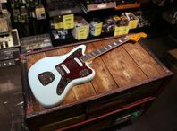 Begagnad Squier Jaguar Classic Vibe i Sonic Blue