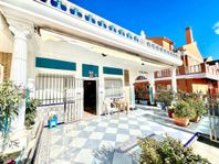 Radhus vid La Matastranden i Torrevieja. T229