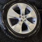 Volvo XC40/XC60/V90 18 Tum fälgar med PIRELLI åretruntdäck