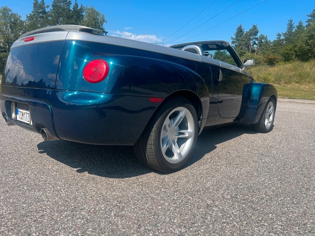 Chevrolet SSR 5.3 V8 Hydra-Matic, 305hp, 2004
