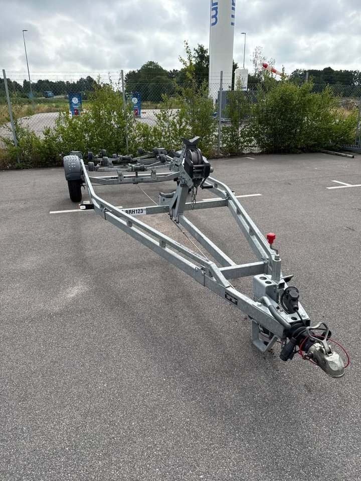 Båttrailer Bromsad 1300kg Bre...