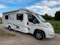 Weinsberg Ti 700 MXH Taksäng Queenbed Solcell låga mil