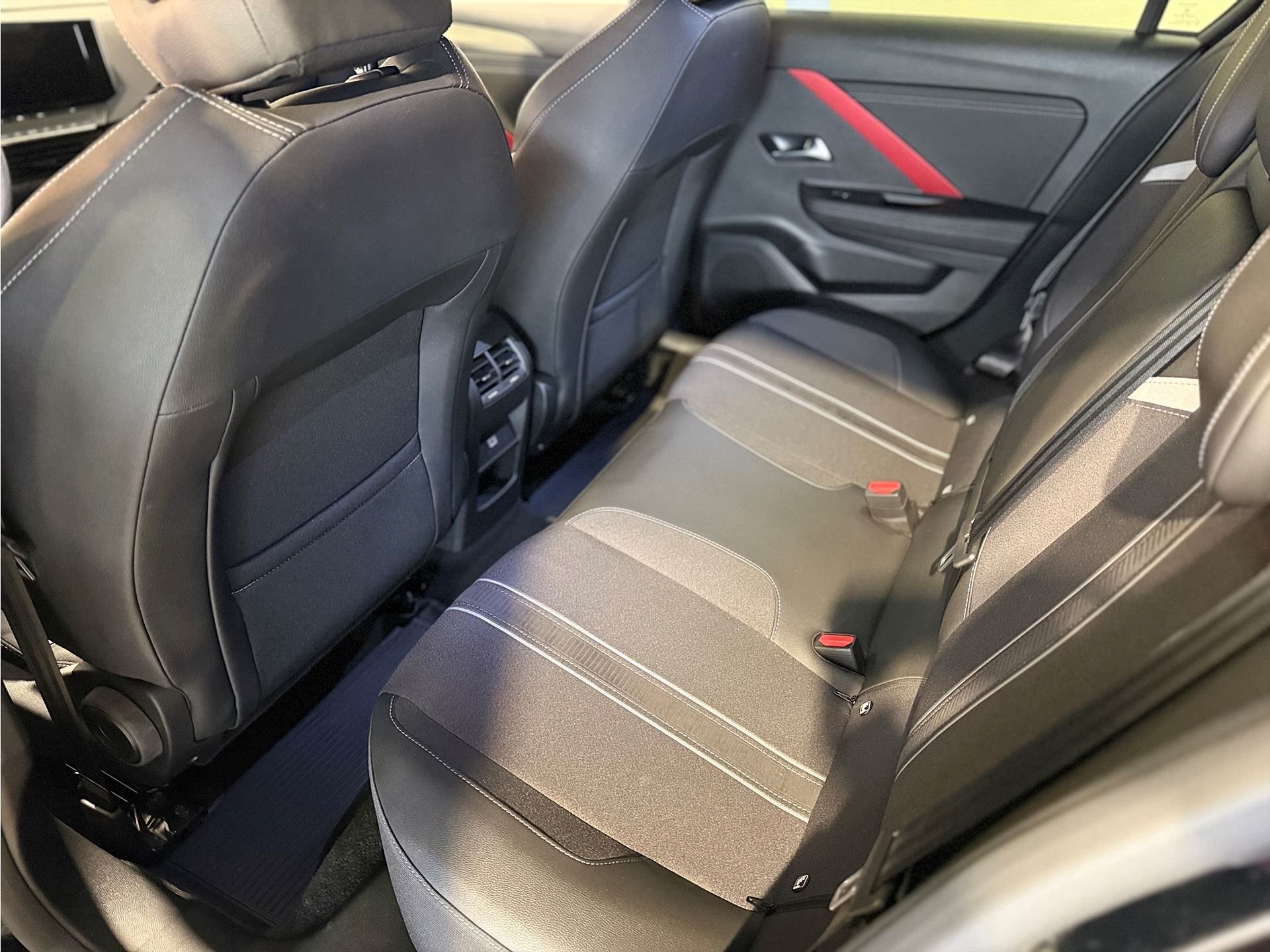 Opel Astra Plug-In Hybrid 180 Automatic, 180hp, 2022