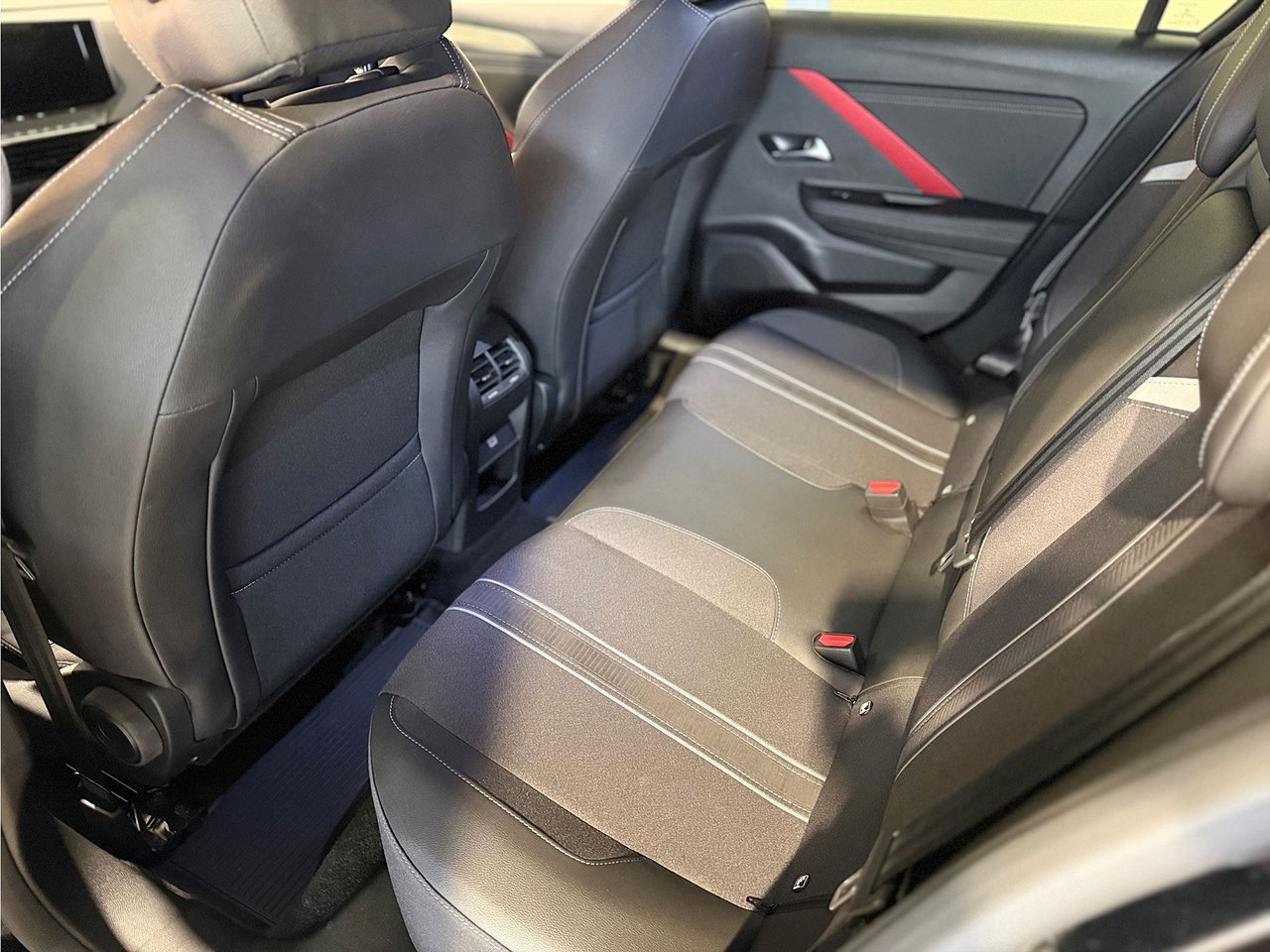 Opel Astra Plug-In Hybrid 180 Automatic, 180hp, 2022