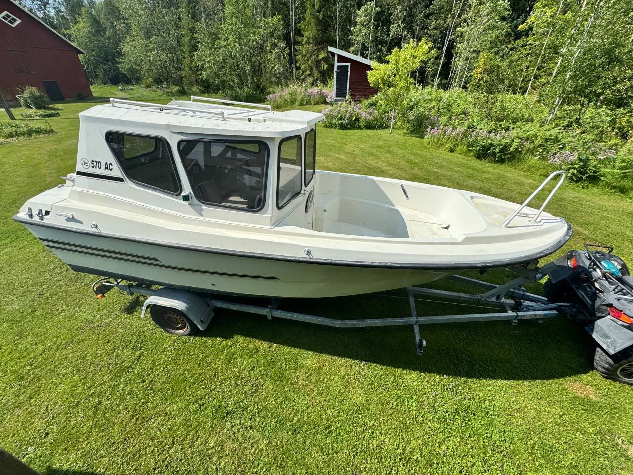 Hyttbåt Lami 570 AC Suzuki DF 90