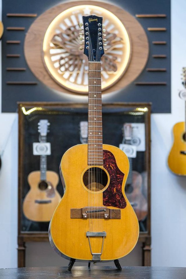 1966 Gibson B-25-12N natural