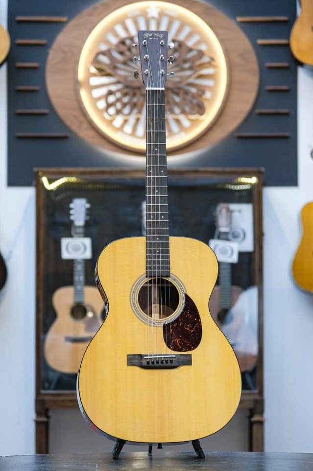2022 Martin OM-21 Standard Se...
