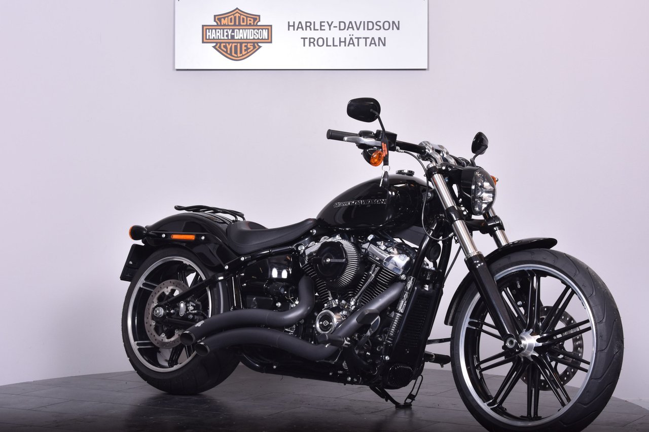 Harley-Davidson BREAKOUT 107 ...