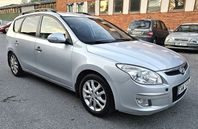Hyundai i30 cw 1.6 CRDi Euro 4 Nyservad Besiktigad Dragkrok