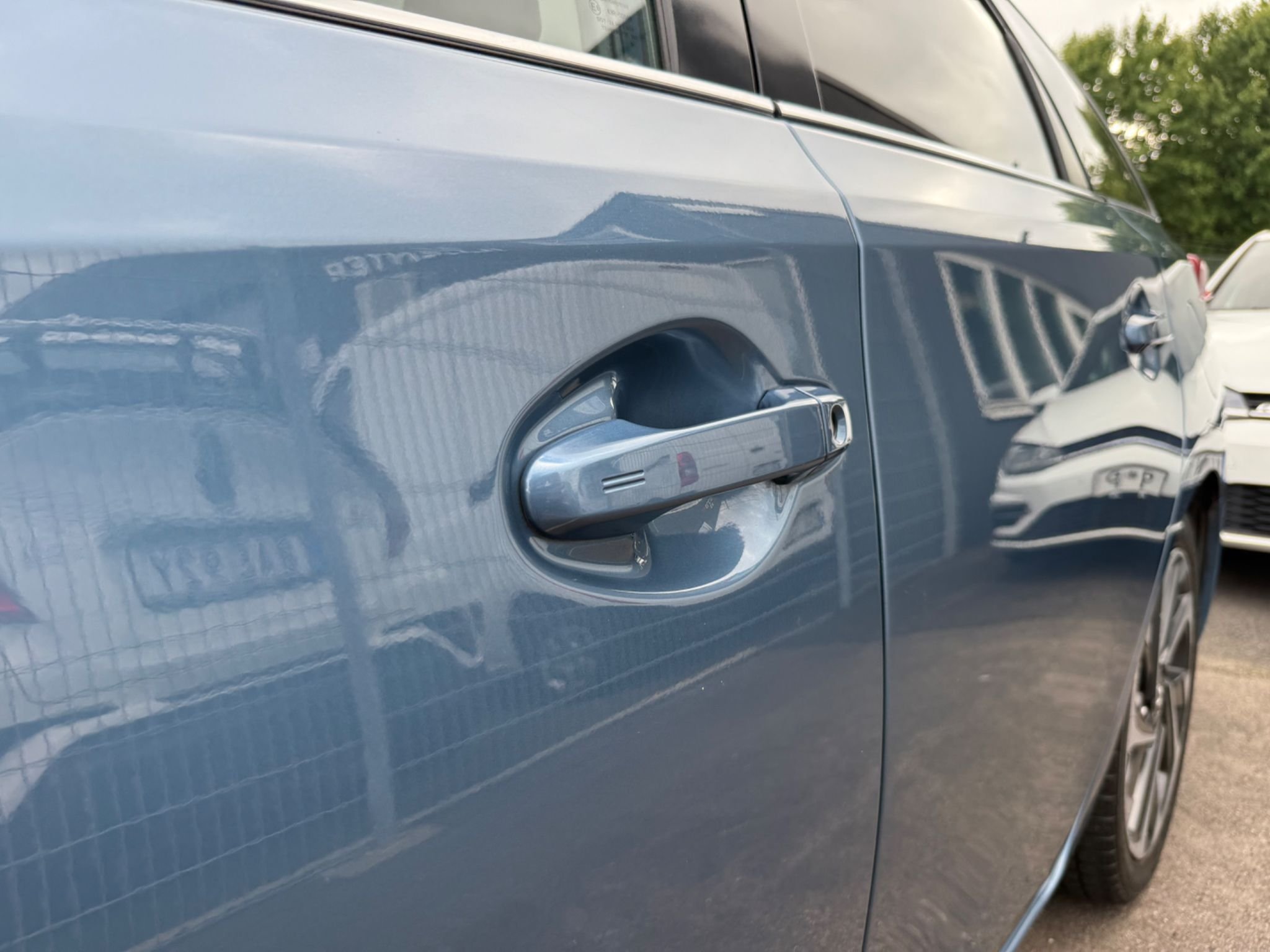 Toyota Auris Touring Sports Hybrid e-CVT, 136hk, 2016