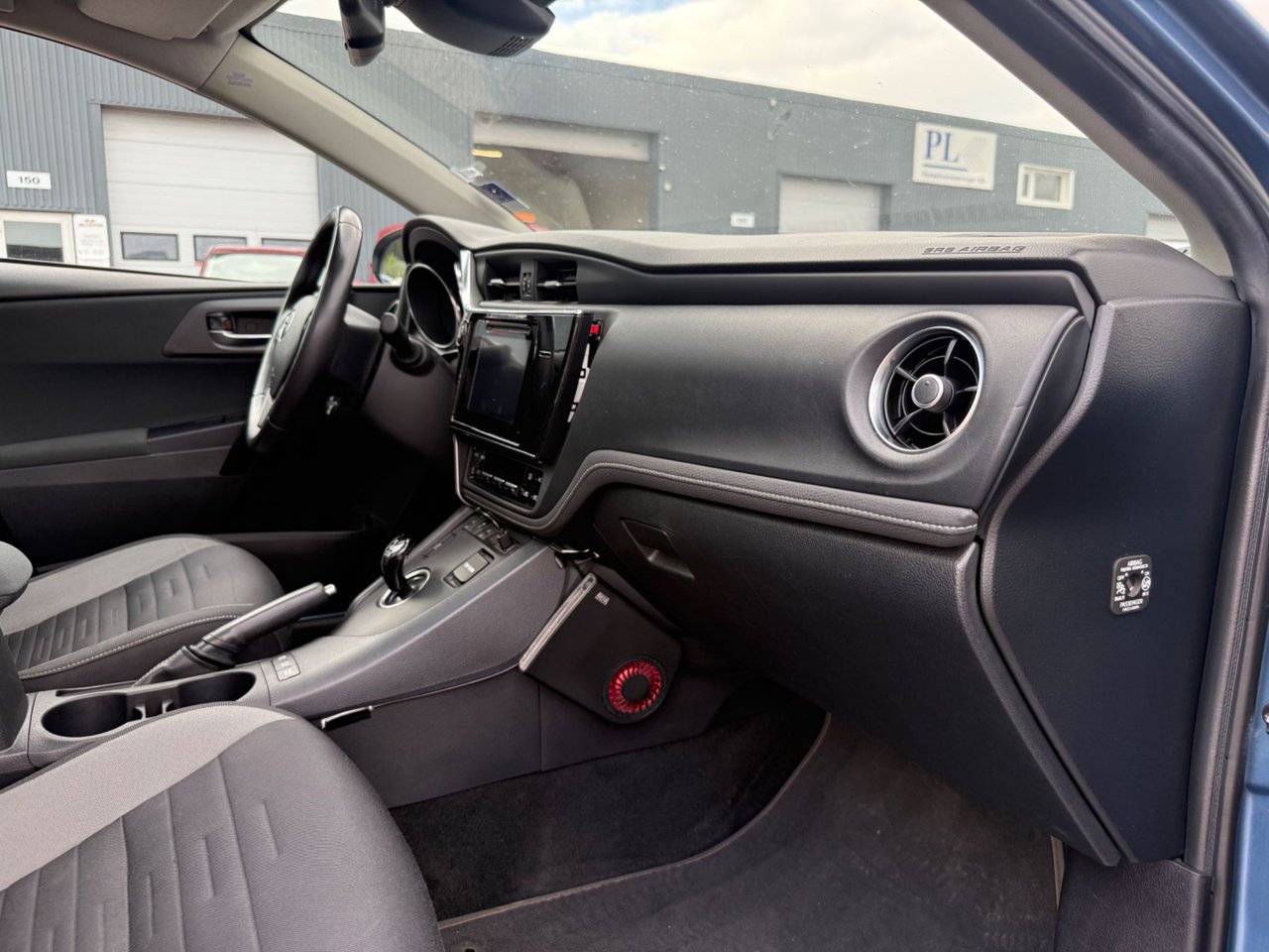 Toyota Auris Touring Sports Hybrid e-CVT, 136hk, 2016