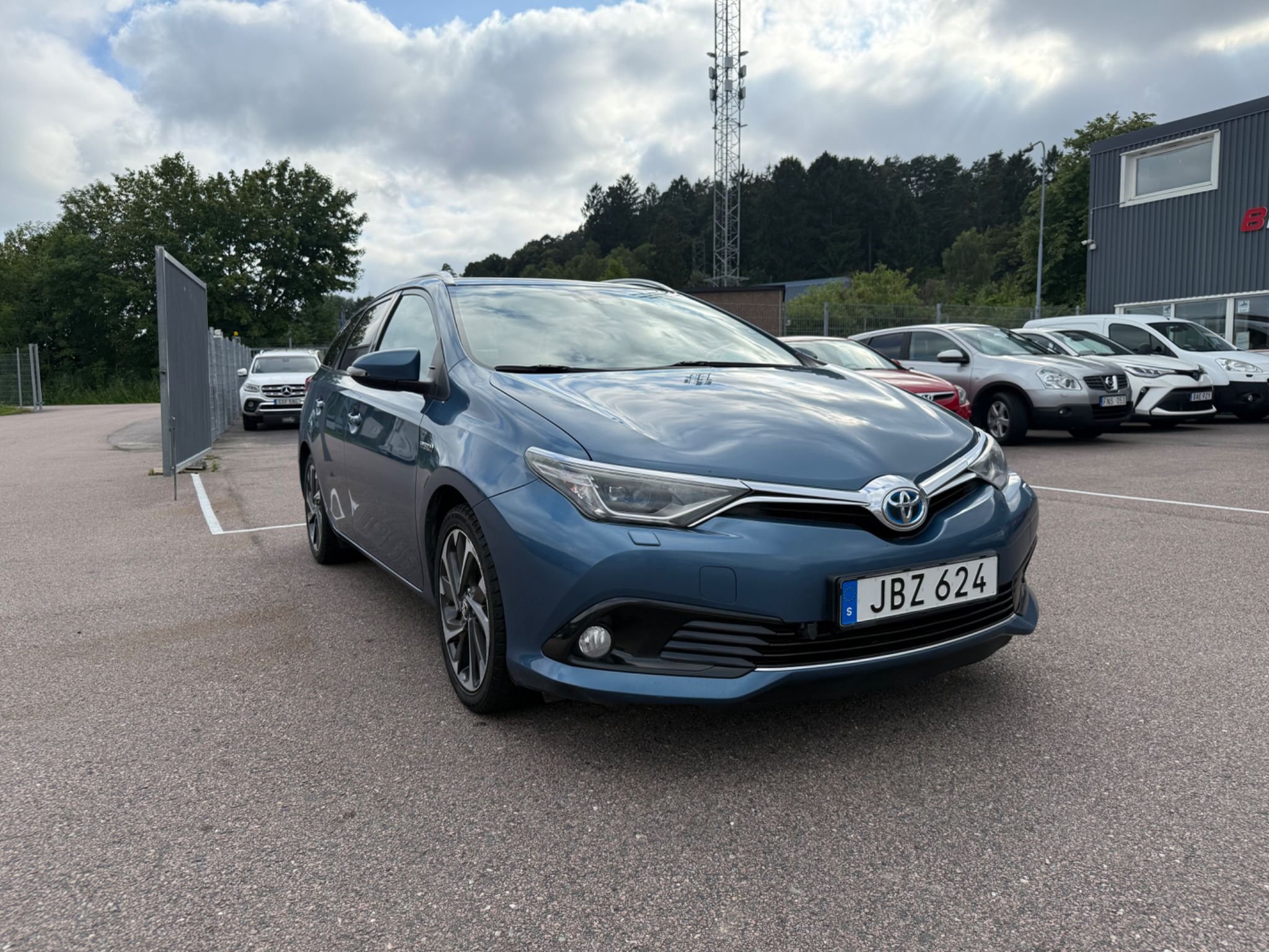Toyota Auris Touring Sports Hybrid e-CVT, 136hk, 2016