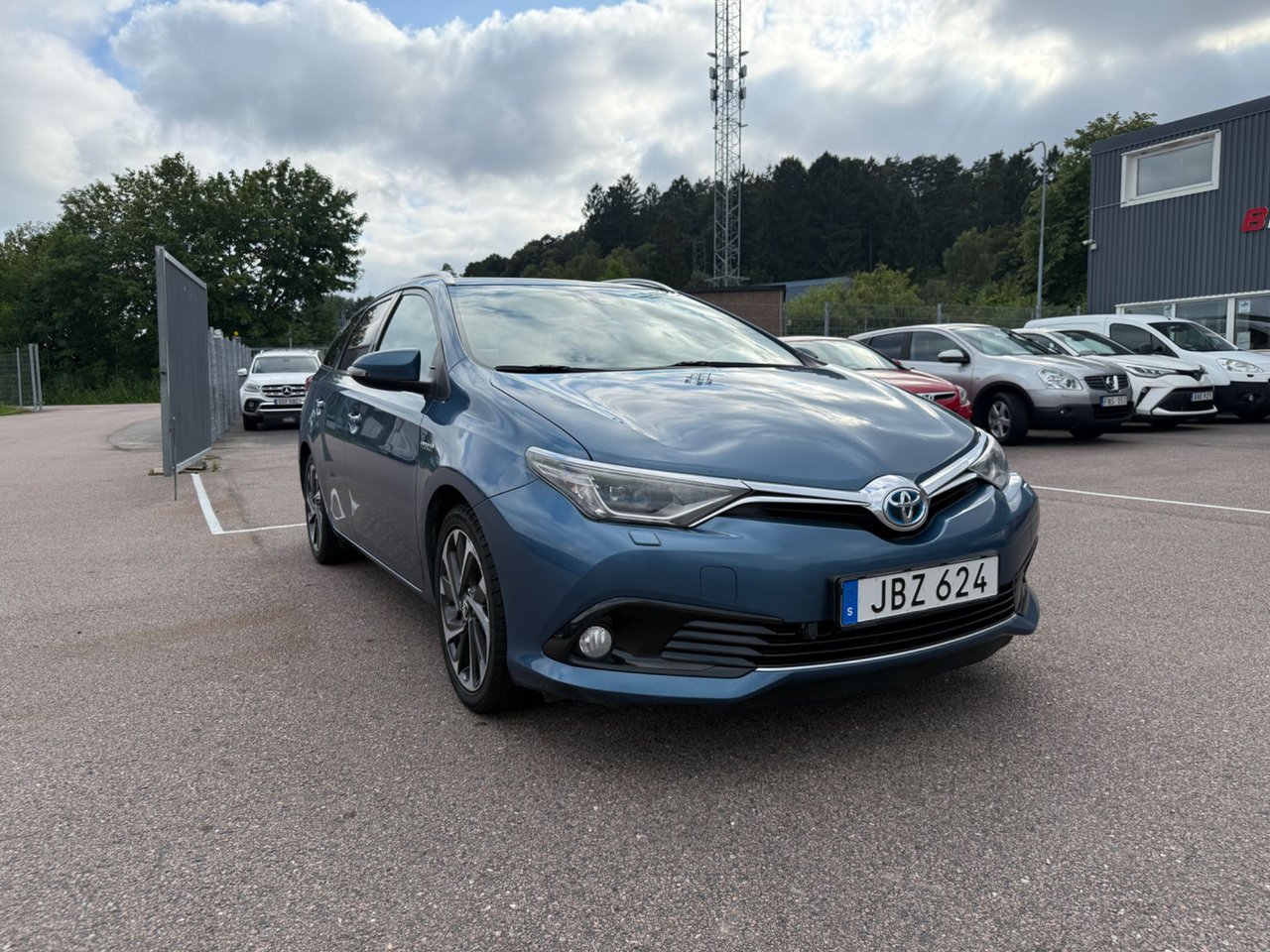 Toyota Auris Touring Sports Hybrid e-CVT, 136hk, 2016