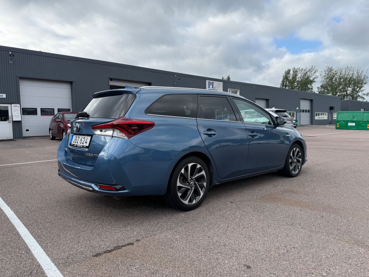 Toyota Auris Touring Sports Hybrid e-CVT, 136hk, 2016