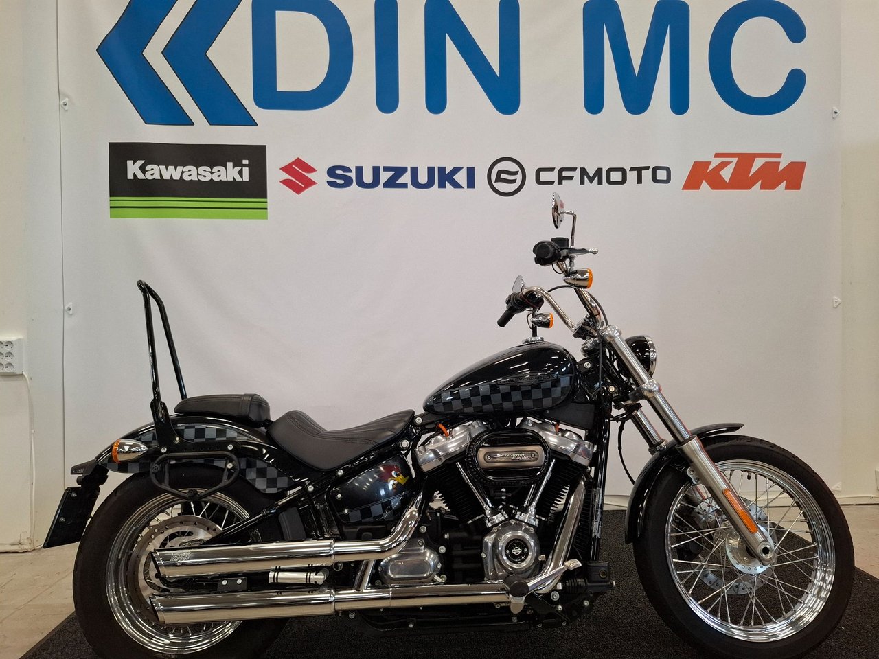 Harley-Davidson Softail Stand...