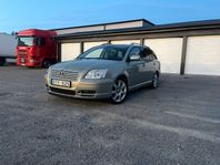 Toyota Avensis Kombi 2.4 D-4 VVT-i Drag M-värm Nybes Nyserv