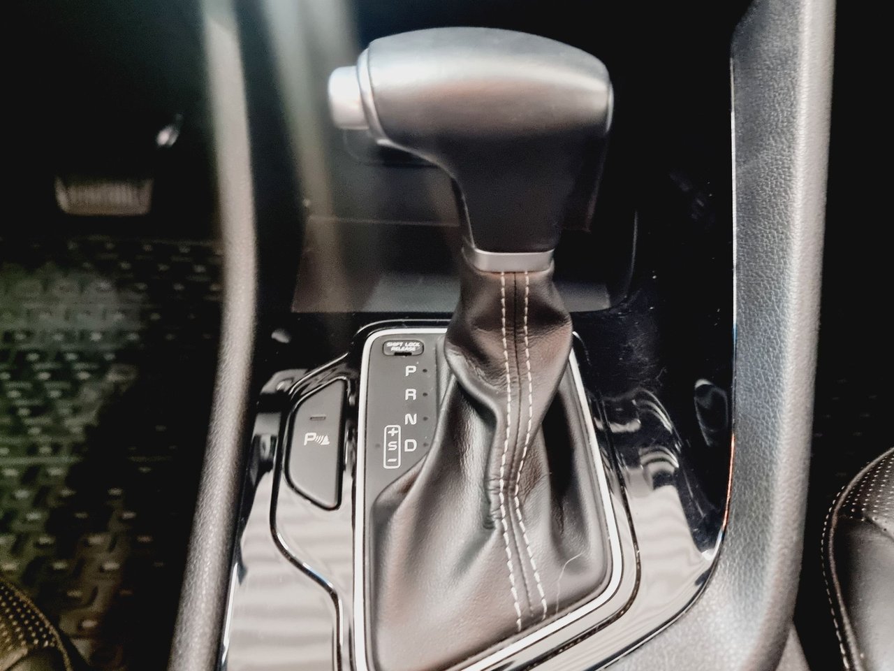 Kia Niro Hybrid DCT, 141hk, 2018