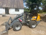 Kompaktlastare Giant G2200HD+ X-tra - 2 Redskap