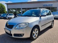 Skoda Fabia 1.6 TipTronic Automat Drag Bra skick Nybes