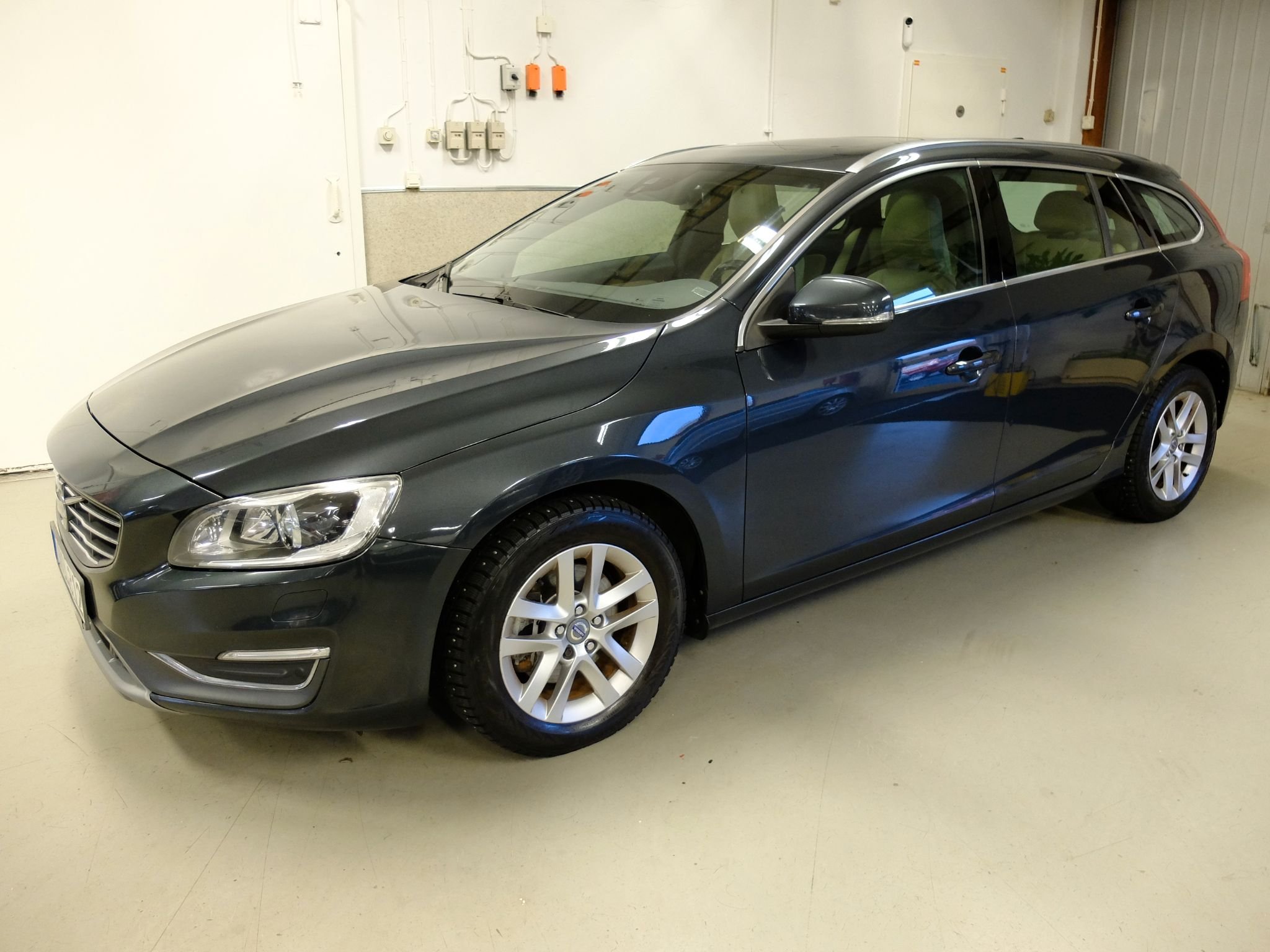 Volvo V60 D4 Manuell, 6-trinn, 163hk, 2014