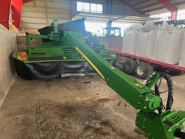 John Deere 835 slåtterkross b...