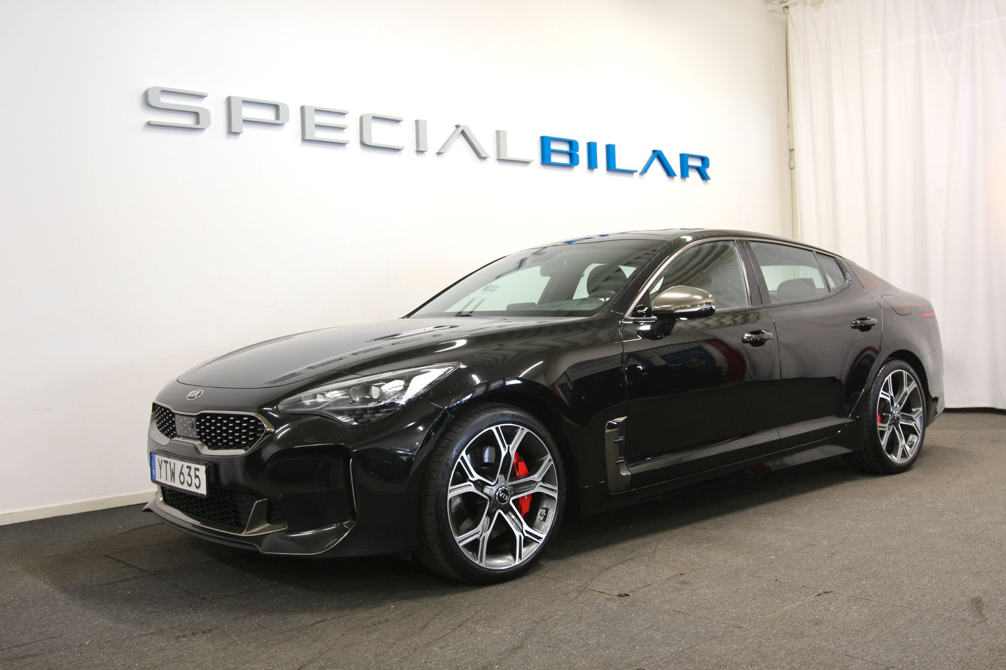 Kia Stinger GT 3.3 V6 T-GDI AWD Automatic, 370hp, 2018