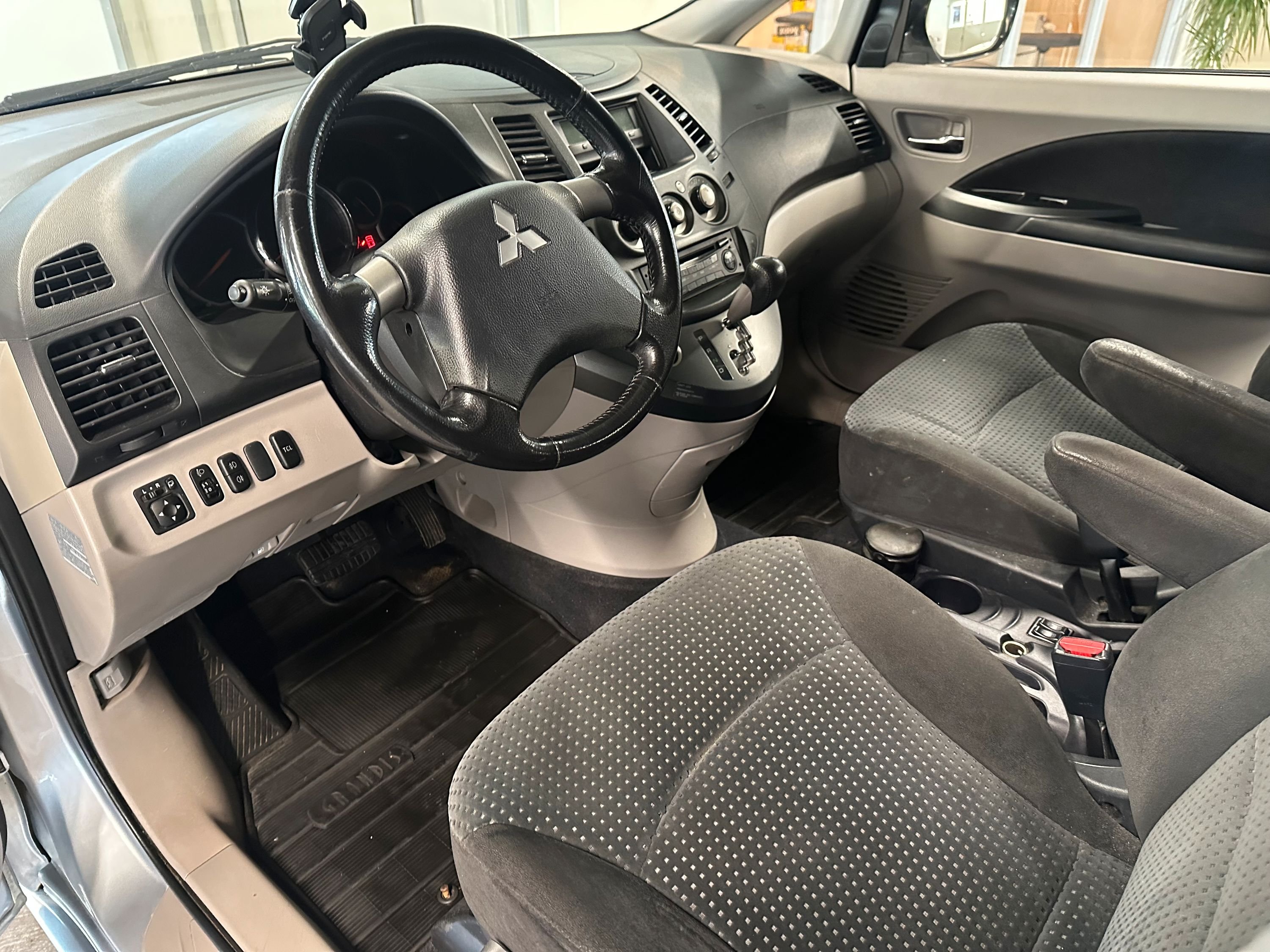 Mitsubishi Grandis 2.4 MIVEC Automatisk, 165hk, 2006