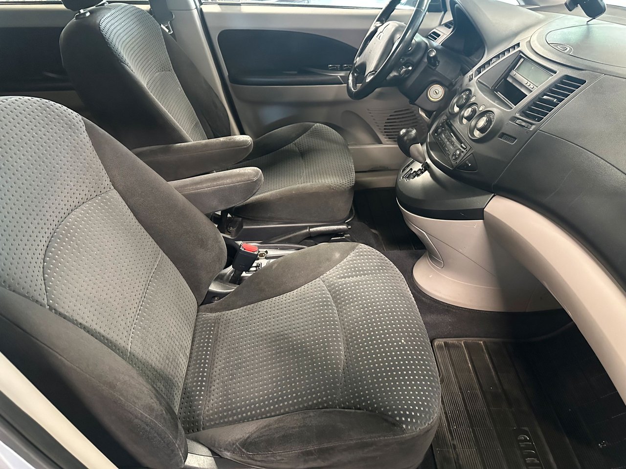 Mitsubishi Grandis 2.4 MIVEC Automatisk, 165hk, 2006