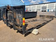Maskinflak / Lastväxlarflak Sisu 16t med ramp