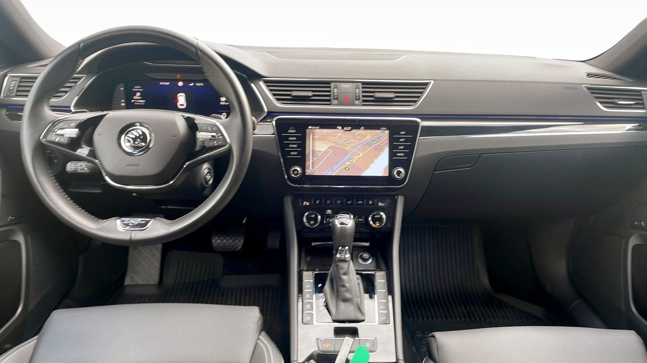 Škoda Superb iV Combi 1.4 TSI iV DSG sekvensiell, 6-trinn, 218hk, 2023