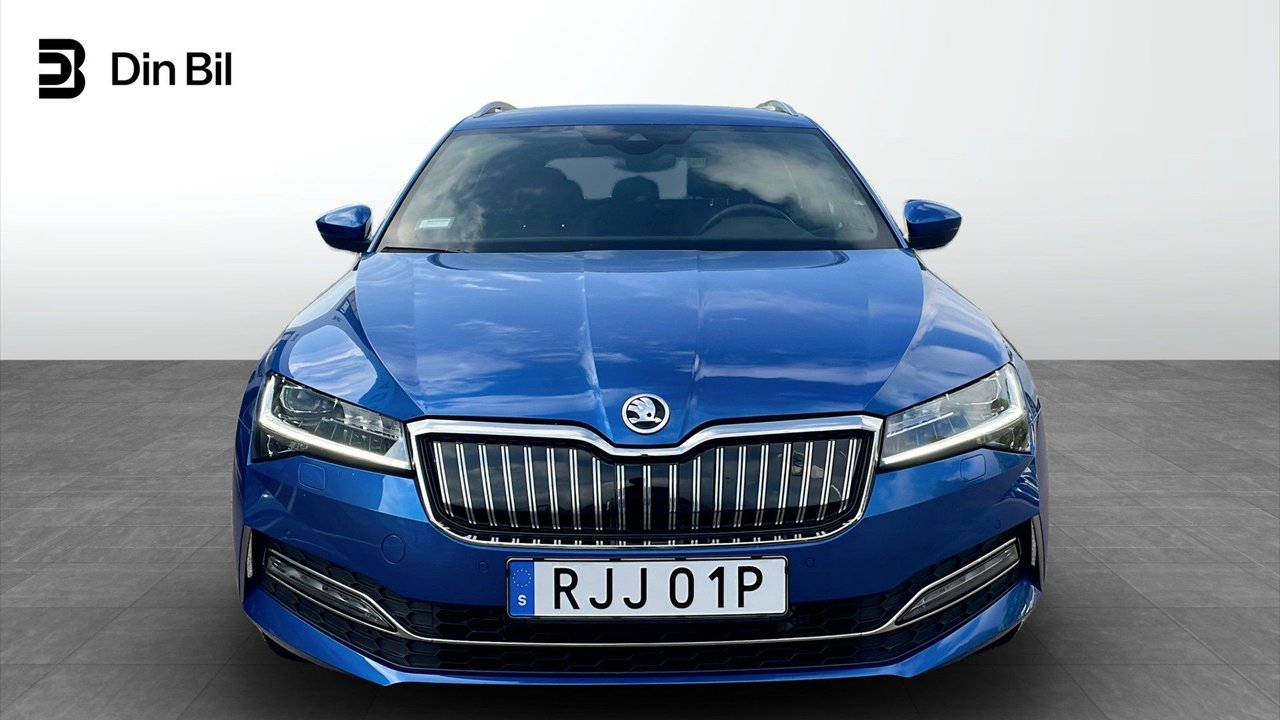Škoda Superb iV Combi 1.4 TSI iV DSG sekvensiell, 6-trinn, 218hk, 2023