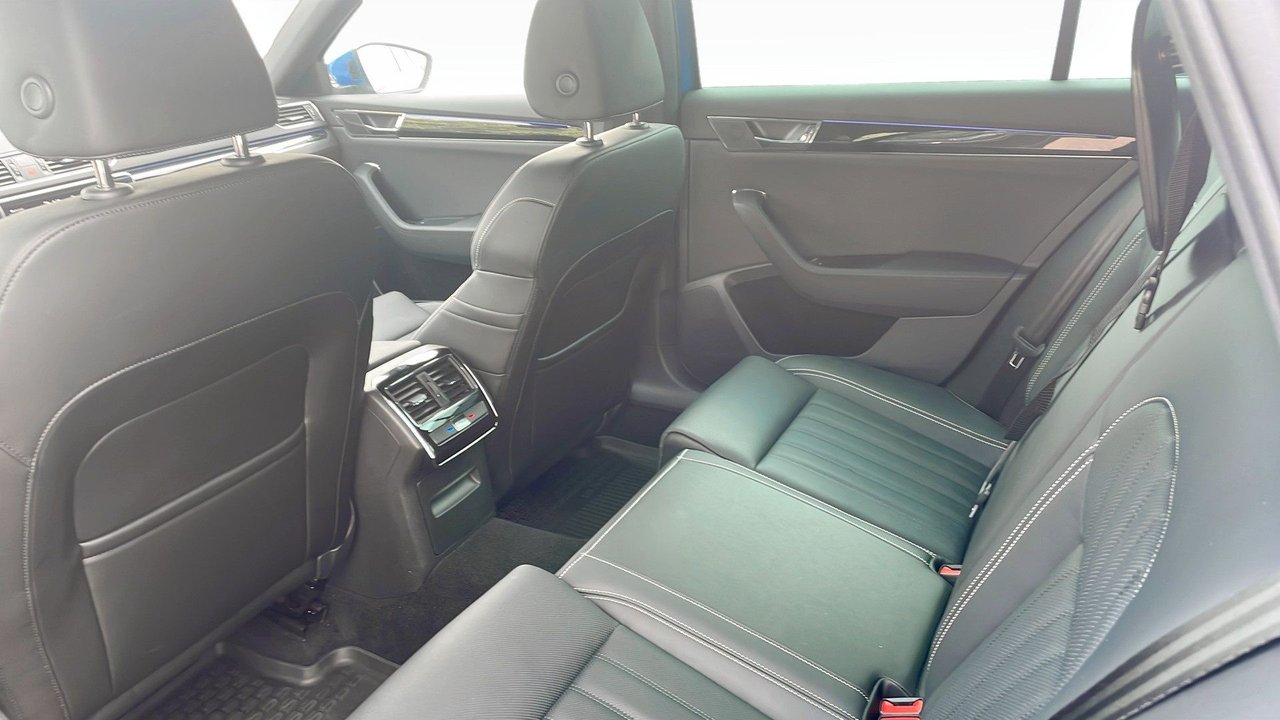 Škoda Superb iV Combi 1.4 TSI iV DSG sekvensiell, 6-trinn, 218hk, 2023