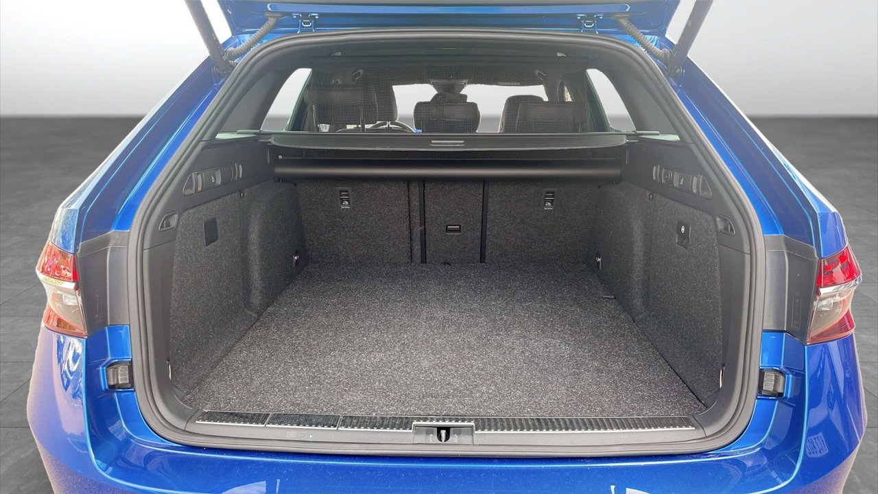 Škoda Superb iV Combi 1.4 TSI iV DSG sekvensiell, 6-trinn, 218hk, 2023