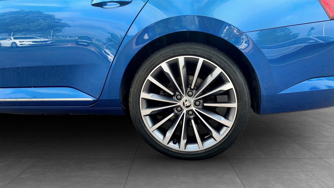 Škoda Superb iV Combi 1.4 TSI iV DSG sekvensiell, 6-trinn, 218hk, 2023