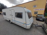 Knaus Azur 540 med förtÀlt, matta, kassettoa o dusch.