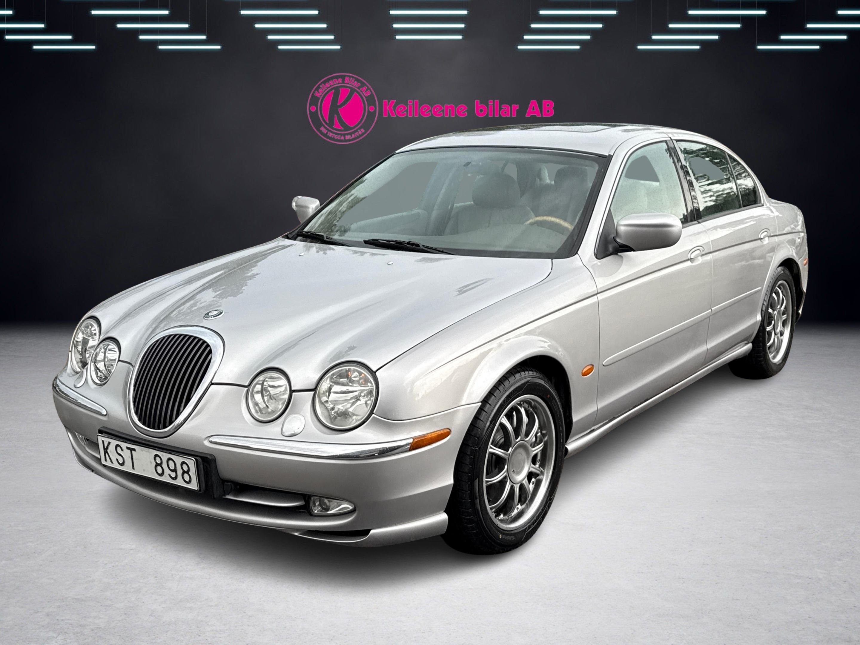 Jaguar S-Type 3.0 V6 Automatic, 238hp, 2000